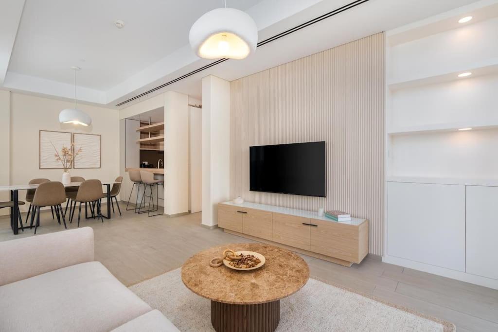 Amazing 2 Bedroom - Pool - Ellington Wilton Terraces Apartment Dubai