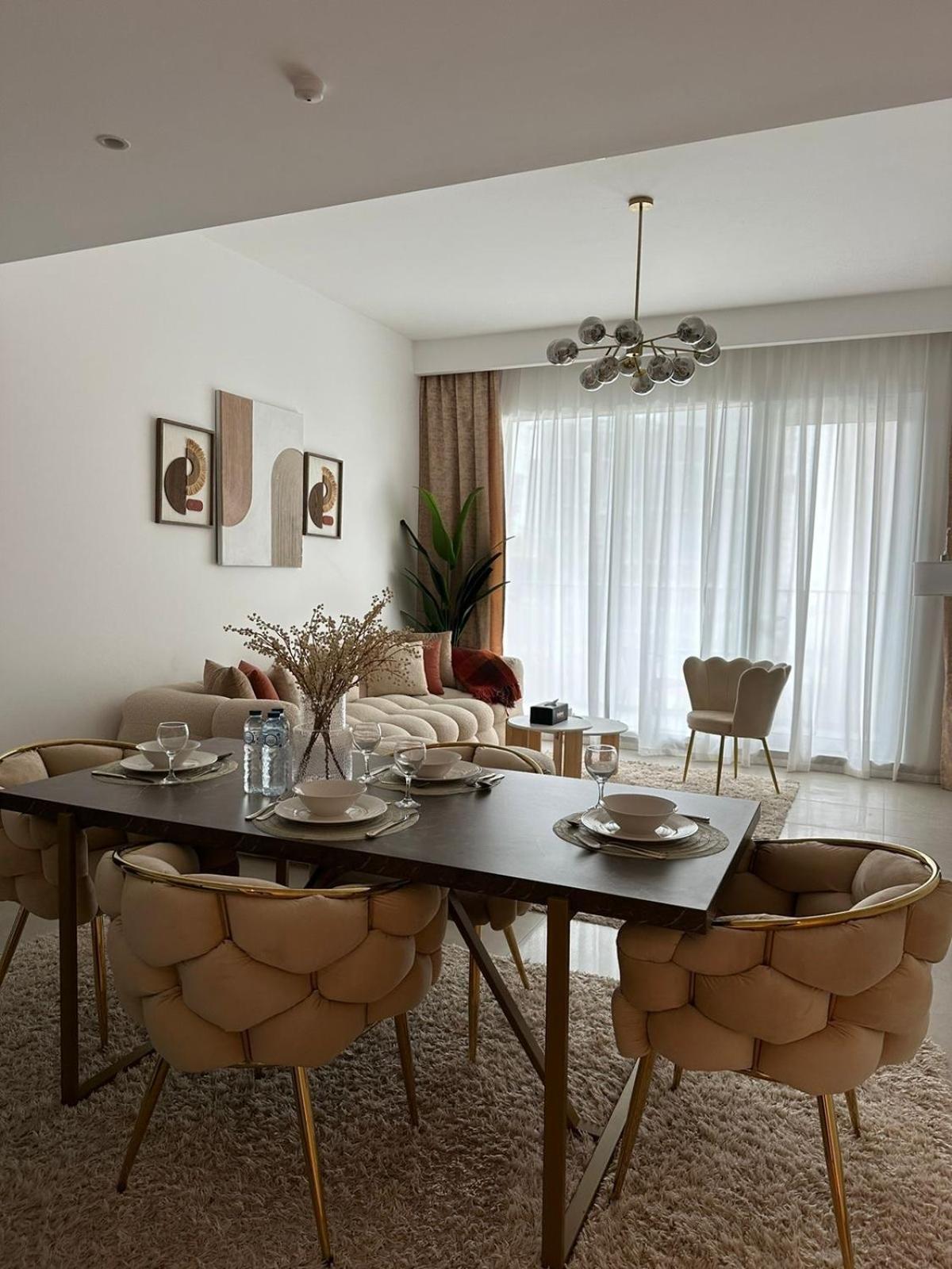 Creek Harbour Apartment *