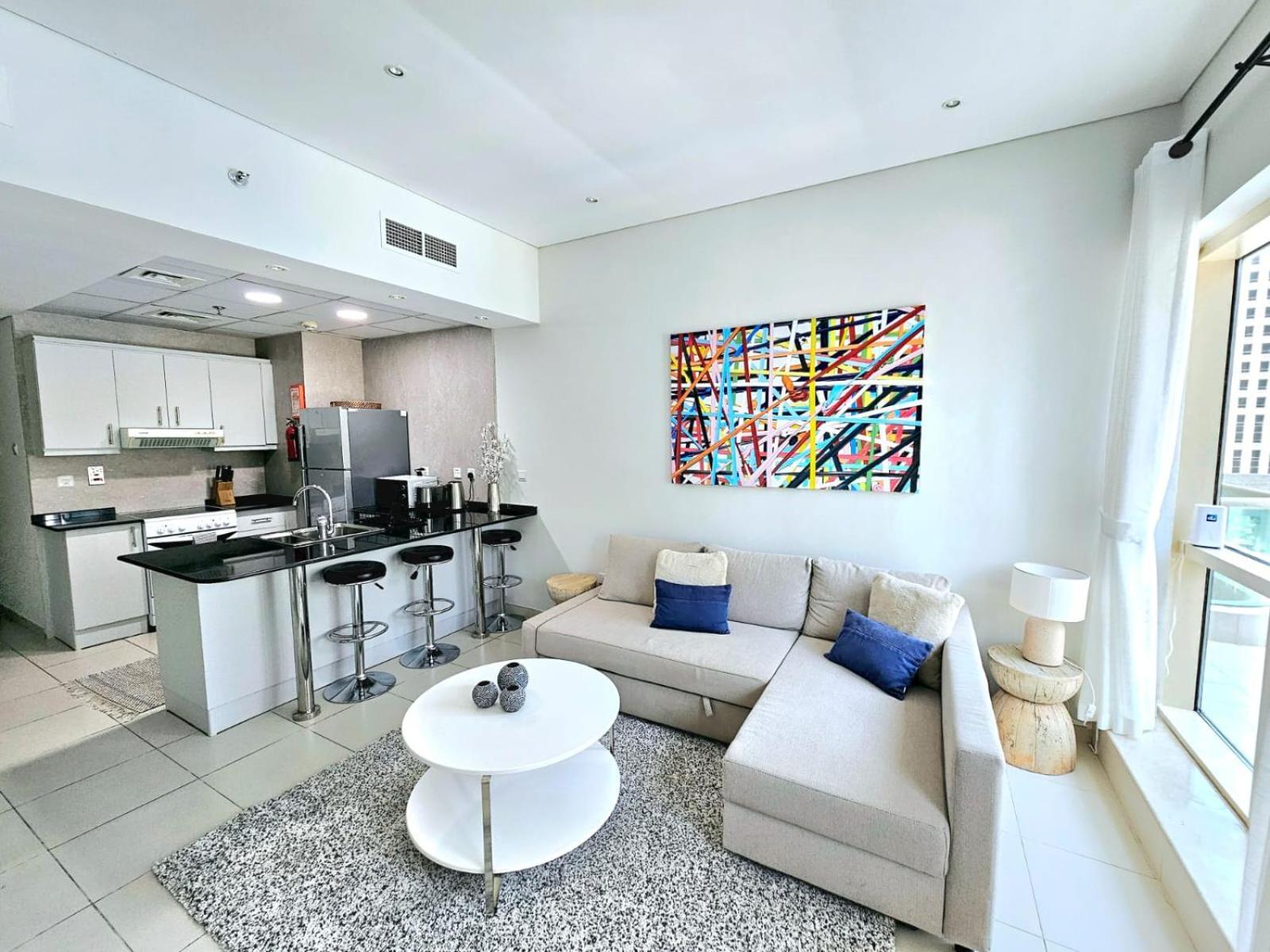 Sunrise Homes - Poolside 1 Bedroom Near Jbr Apartment *