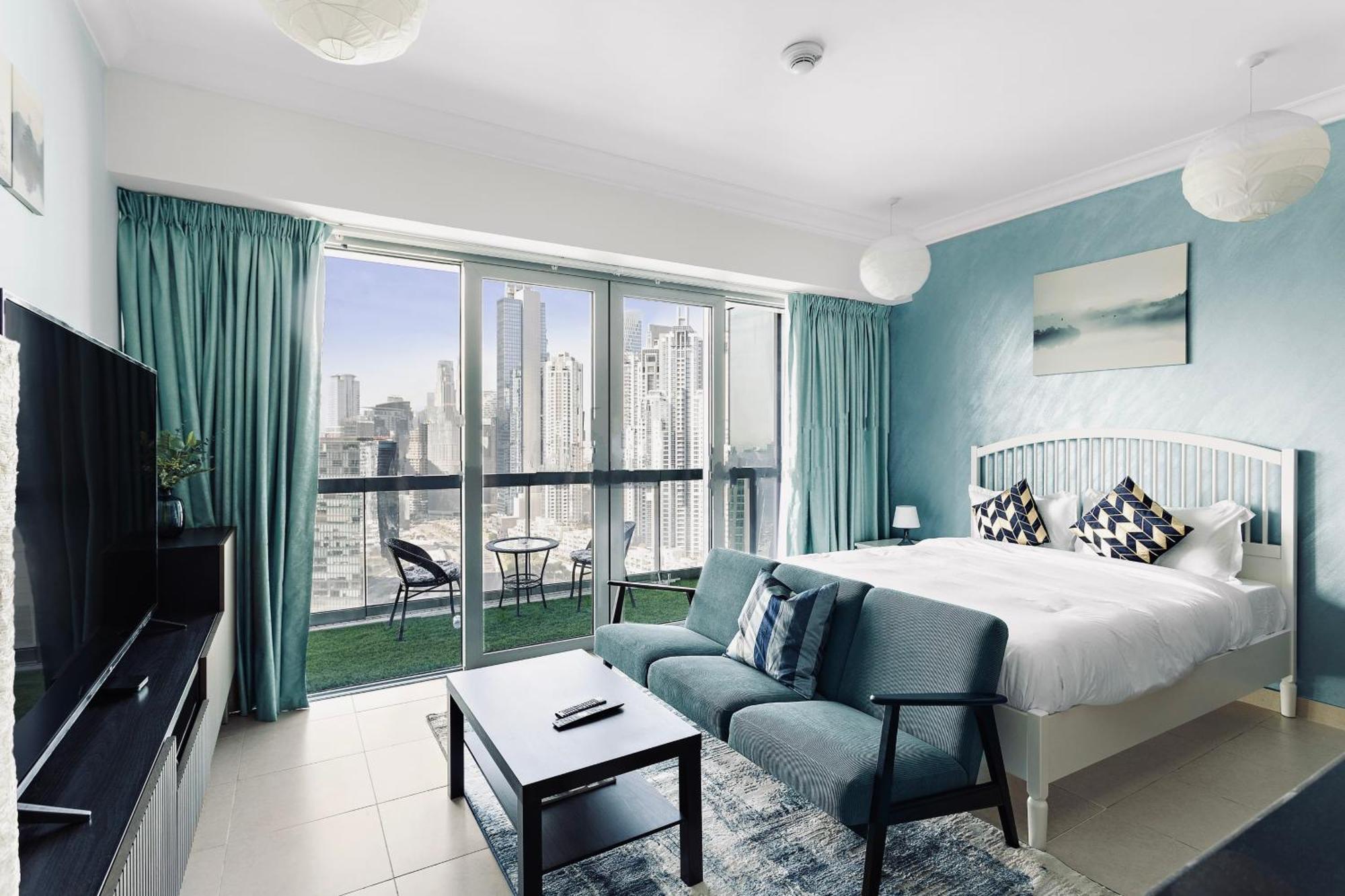 Apartment Downtown Near Mall