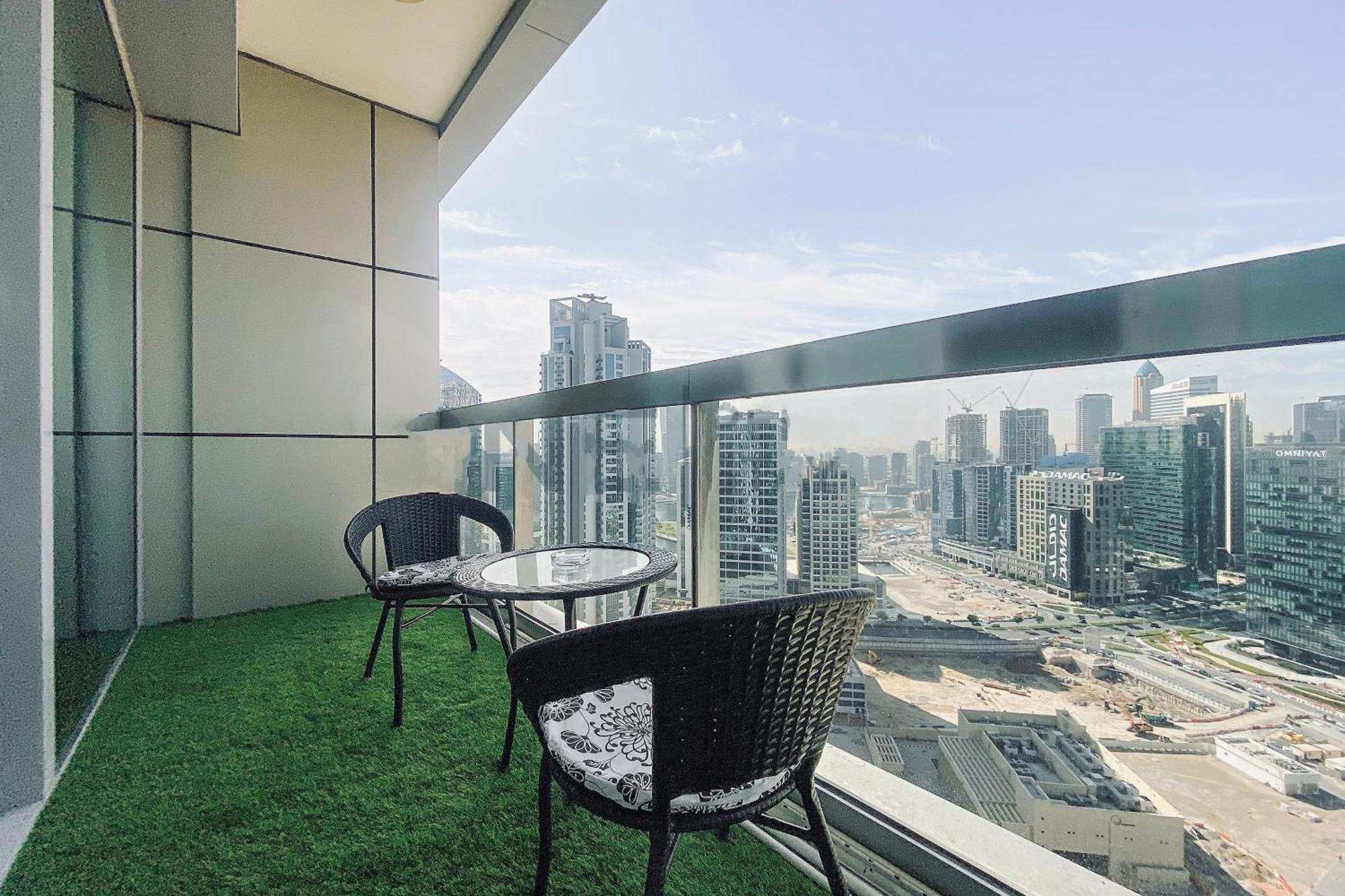 Apartment Downtown Near Mall