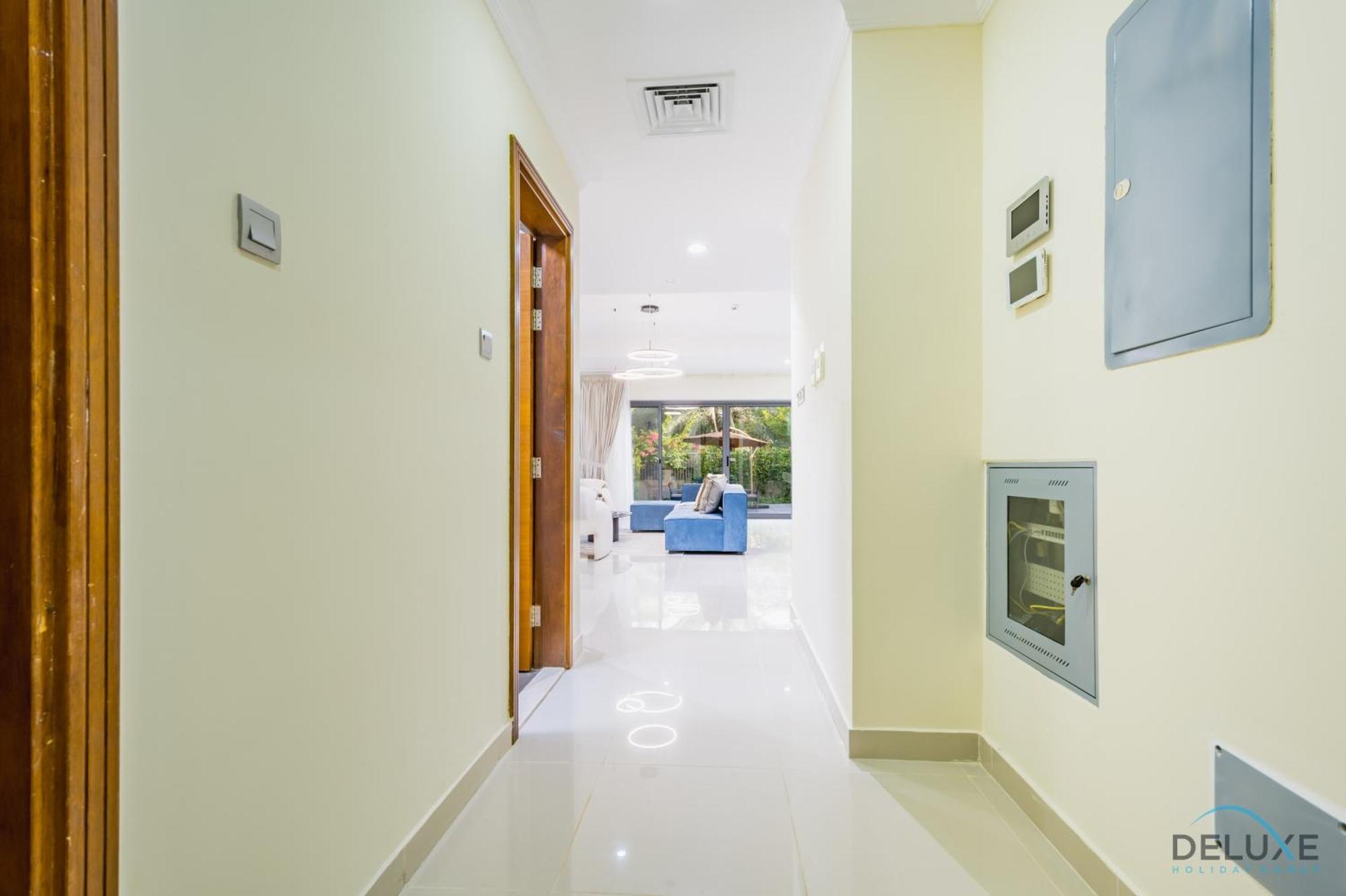 Apartment Tranquil 3br Townhouse With Assistant's At District 12 Jvc By Deluxe *