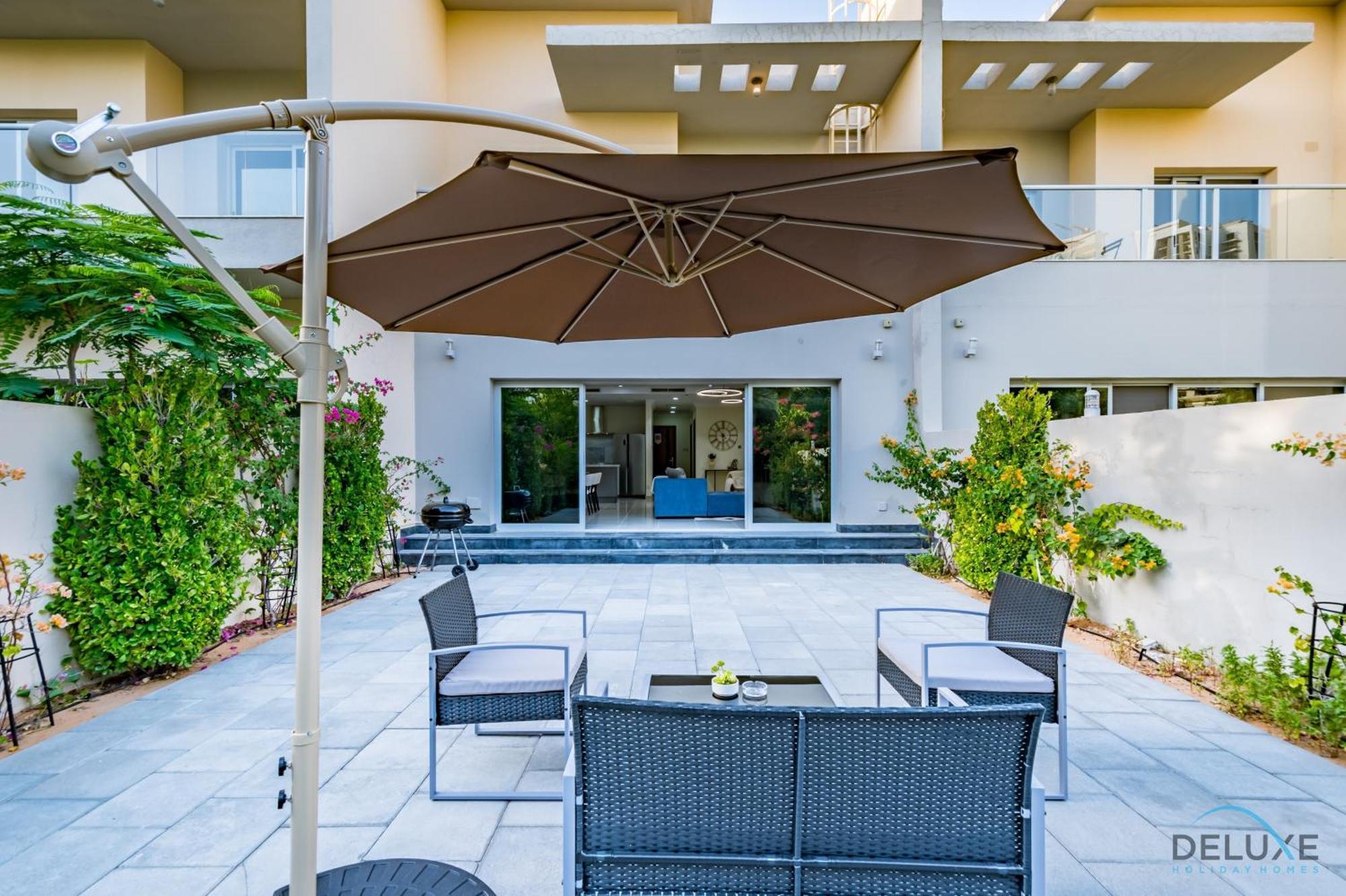 Tranquil 3br Townhouse With Assistant's At District 12 Jvc By Deluxe Dubai