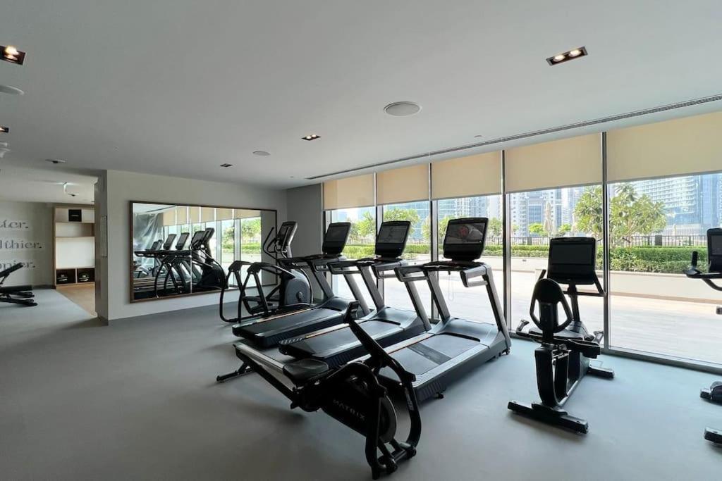 Stunning 3 Bedroom Facing Burj *