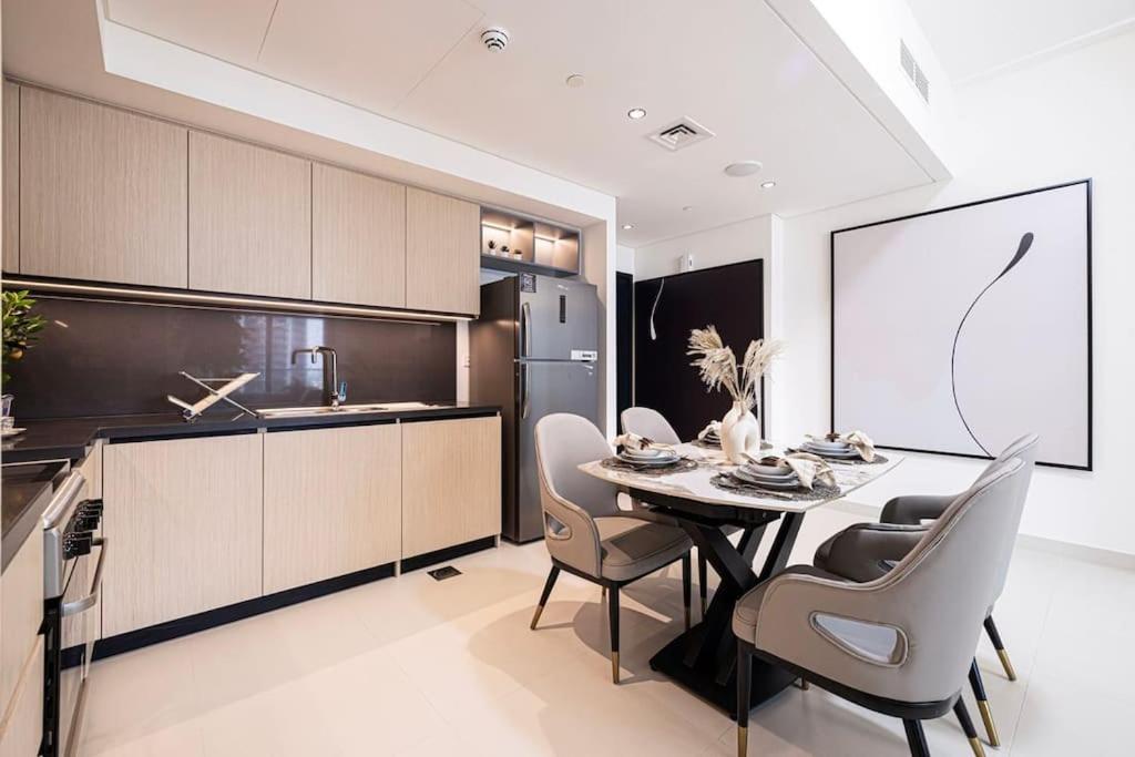 Stunning 3 Bedroom Facing Burj