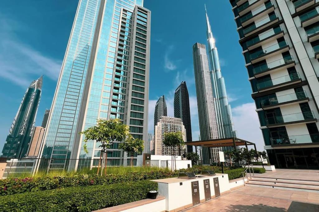 Stunning 3 Bedroom Facing Burj Apartment *