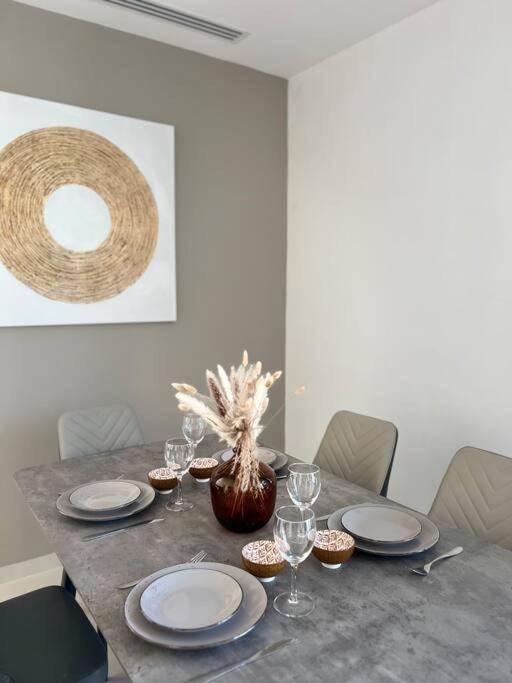 2br With Incredible Views Of The Sea And *