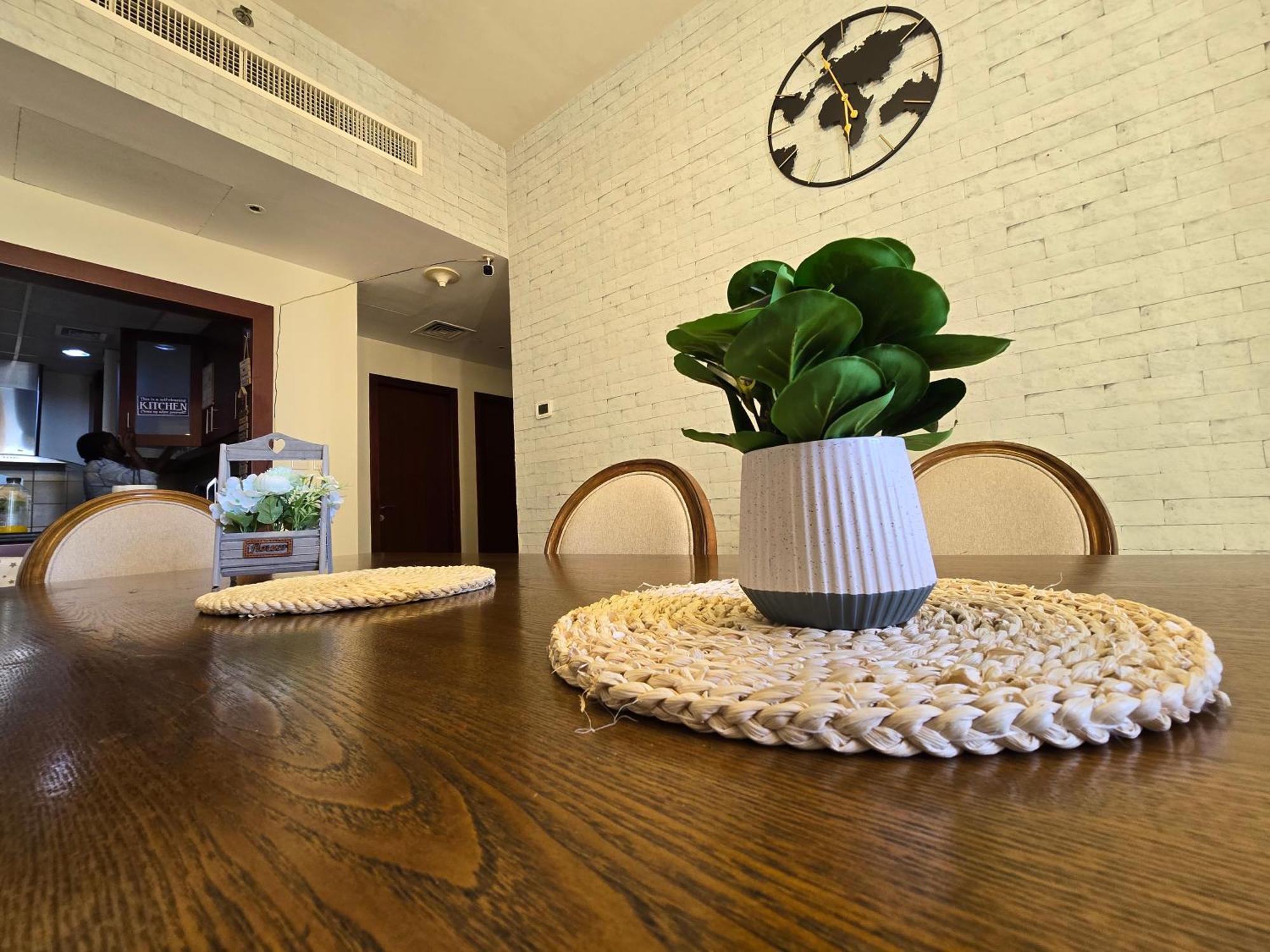 Apartment 1 World, Premium Hostel, Jbr, Near Metro And Beach