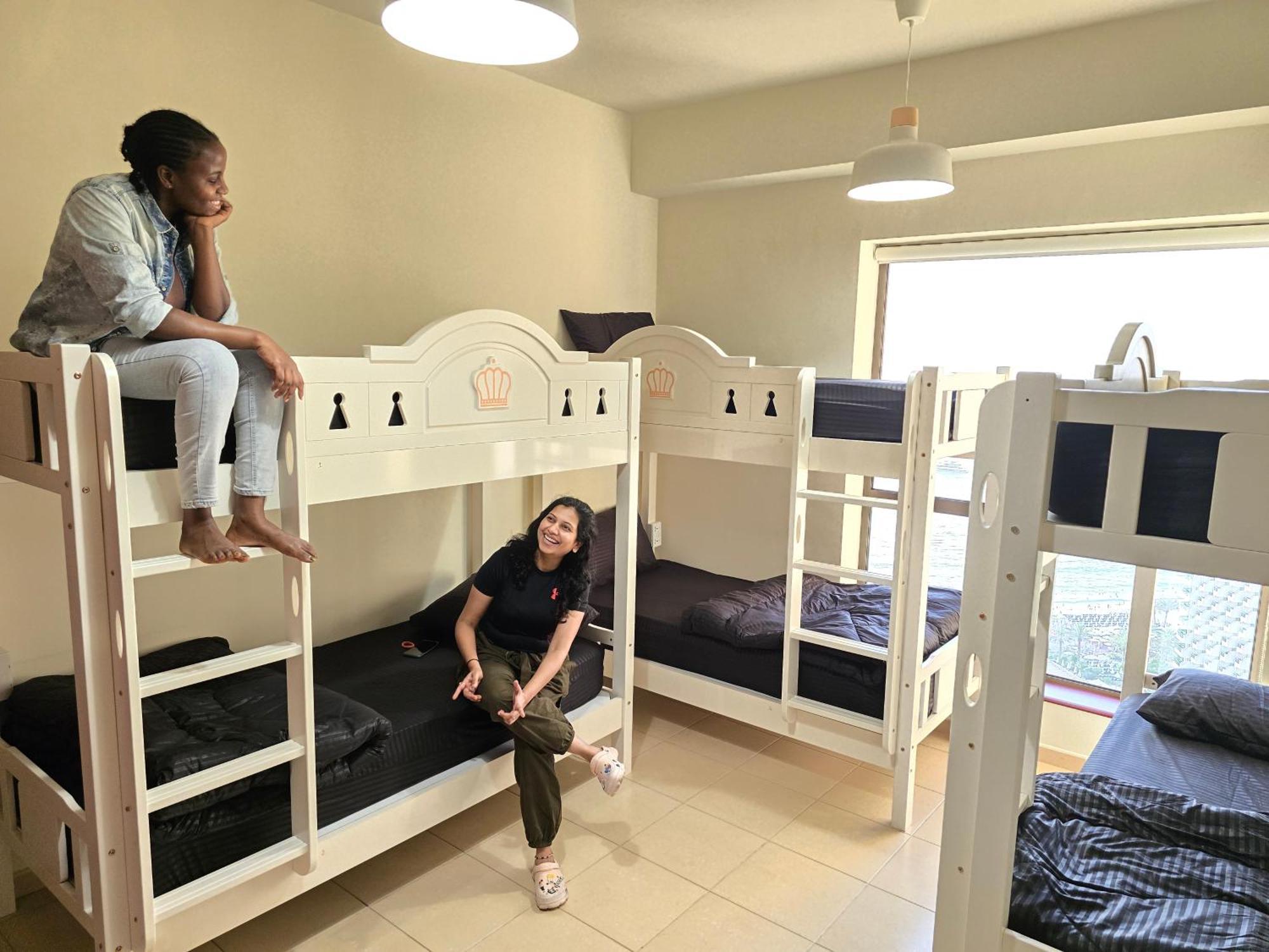 1 World, Premium Hostel, Jbr, Near Metro And Beach Apartment *