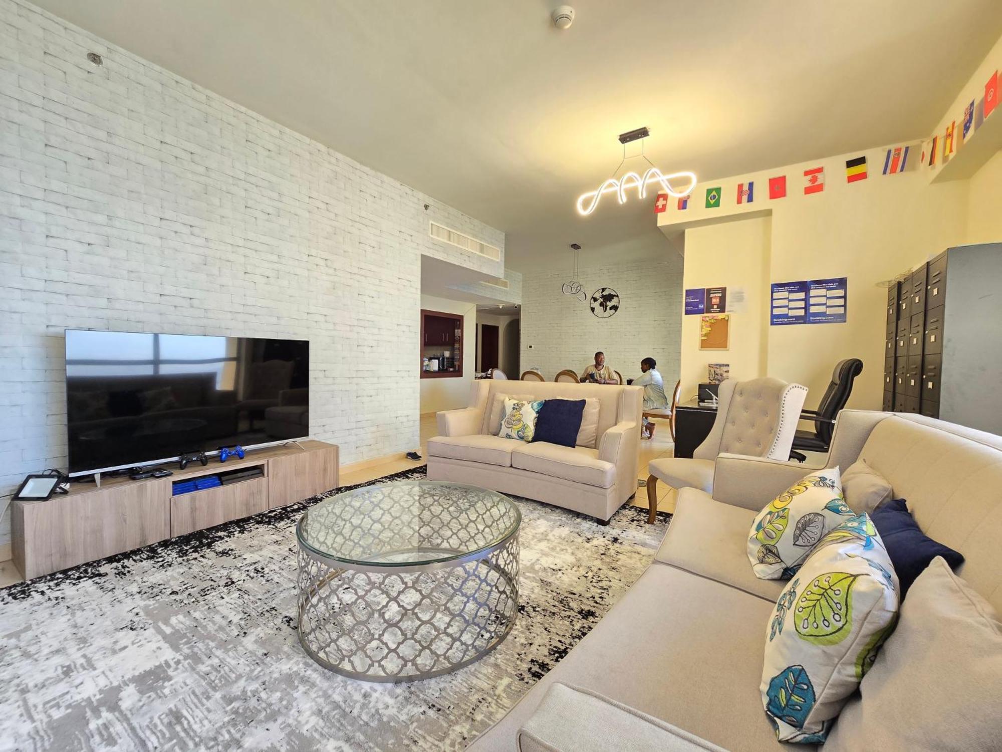 1 World, Premium Hostel, Jbr, Near Metro And Beach Apartment *