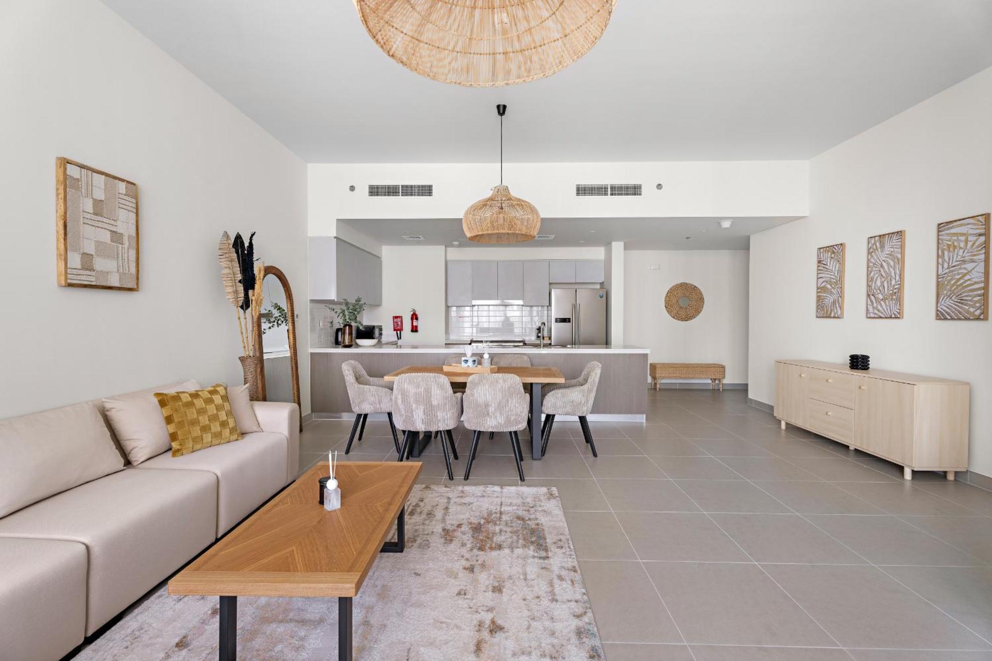 Vayk - Boho Modern 3 Bhk In Downtown Apartment *