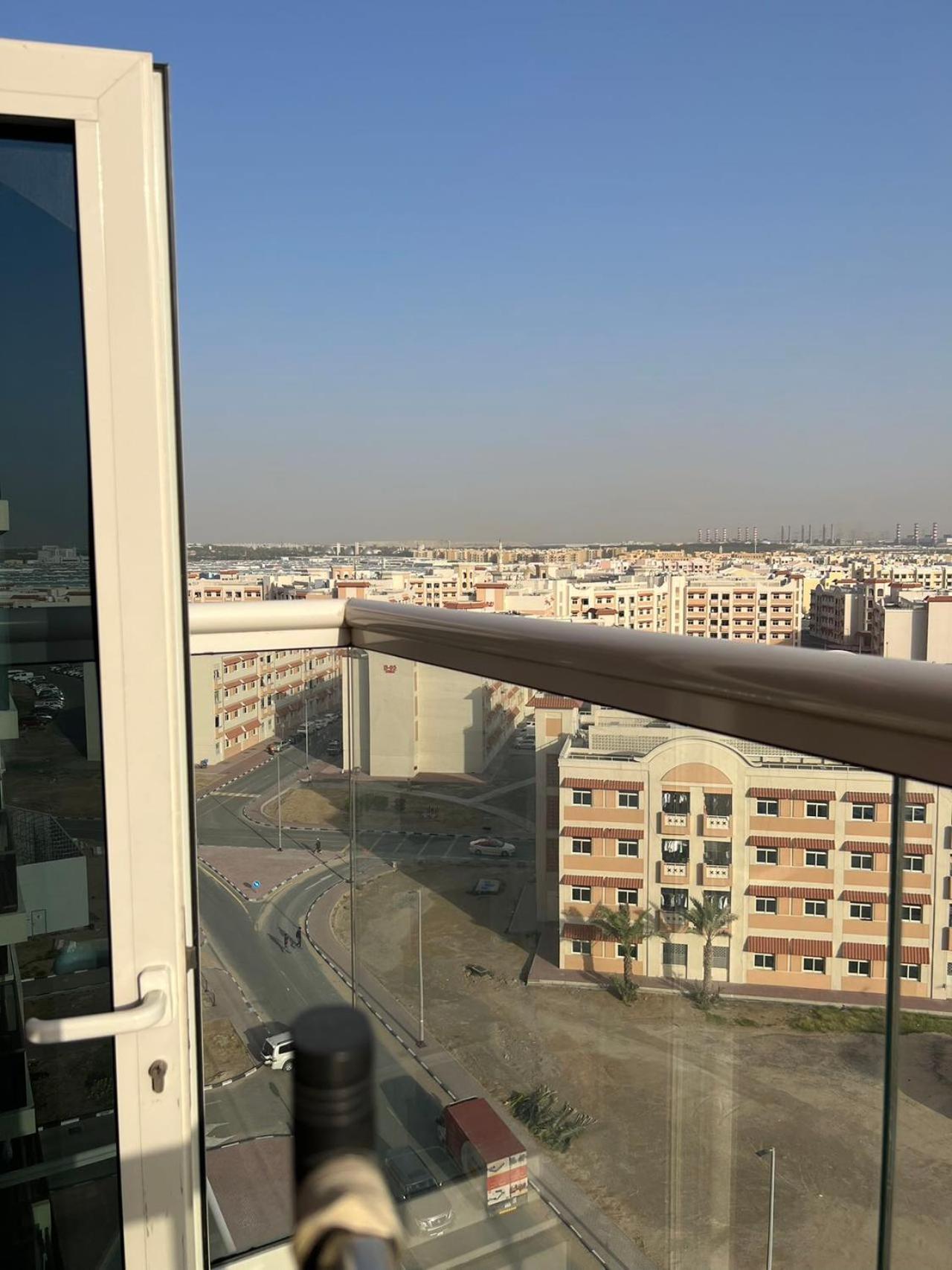 国际城华人民宿 单间双人床 合住公寓 * Dubai