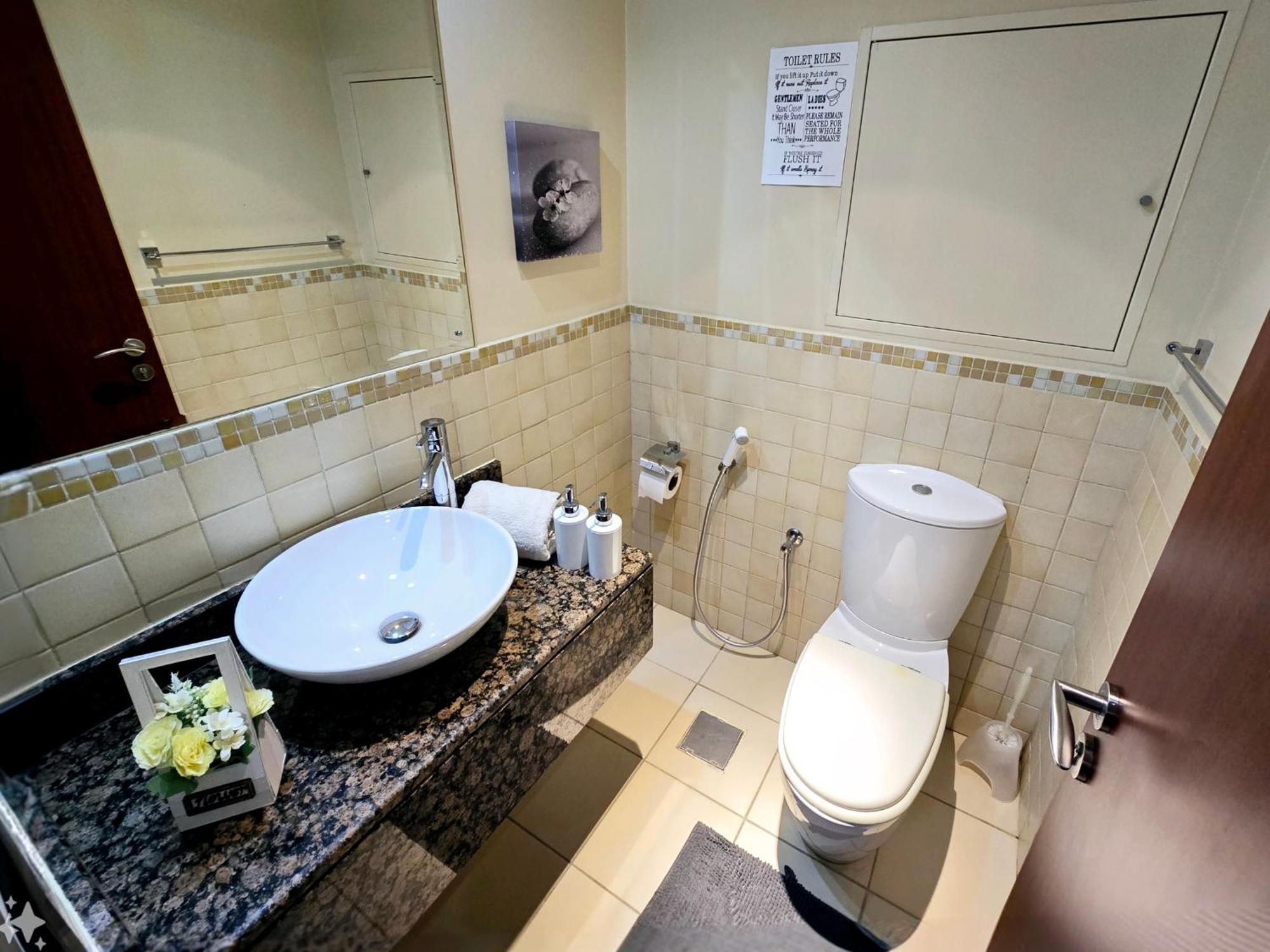 Apartment 1 World, Premium Hostel, Jbr, Near Metro And Beach Dubai