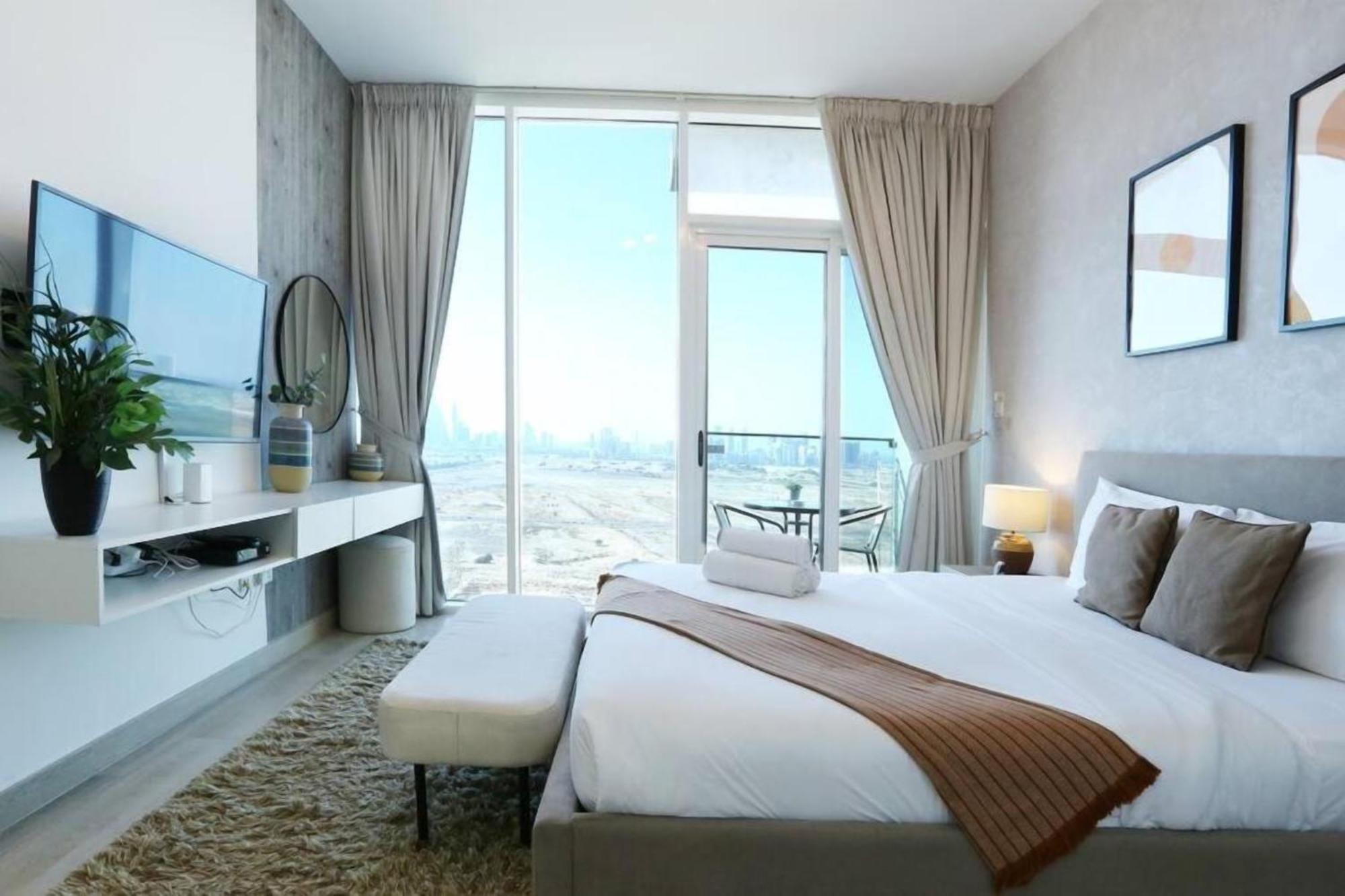 Brown Stone - View Bloom * Dubai