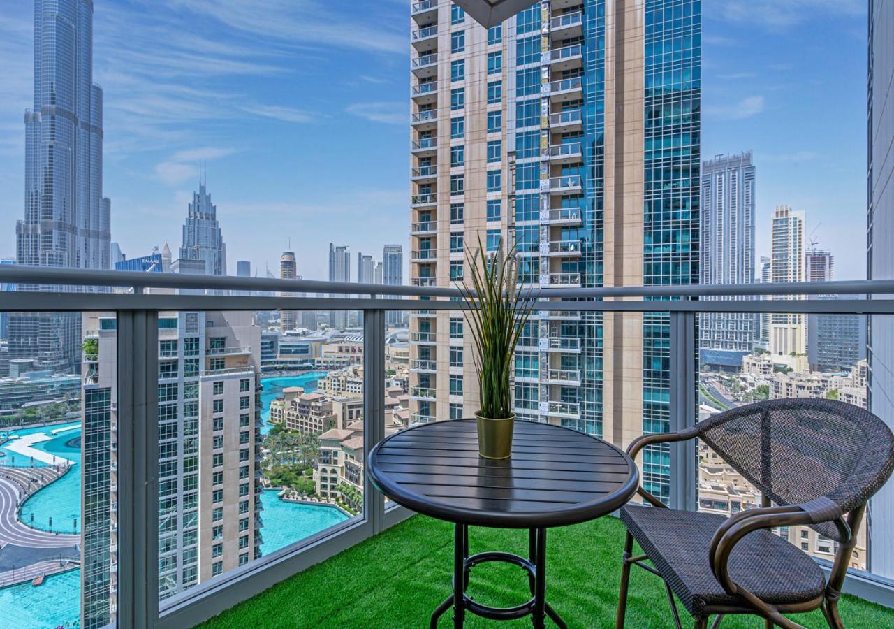 Savis Breathtaking Burj Khalifa View Apartment *