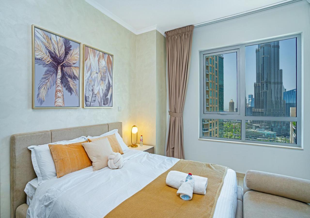 Savis Breathtaking Burj Khalifa View Apartment *