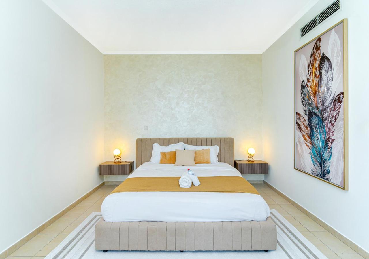Savis Breathtaking Burj Khalifa View Apartment Dubai