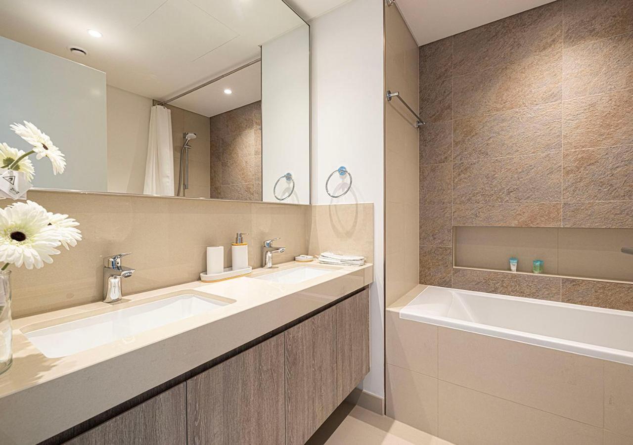 Apartment Luxury 2 Bedroom Apartment, 5 Mins To Mall With Amazing View In Downtown Views 2 *