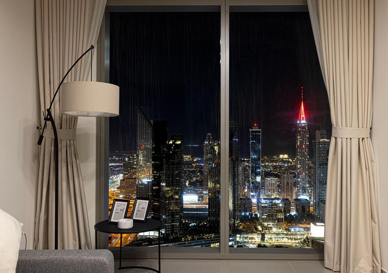 Luxury 2 Bedroom Apartment, 5 Mins To Mall With Amazing View In Downtown Views 2 Apartment