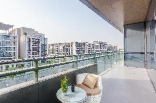 Fam Living - Walk - Urban Staycations Apartment Dubai