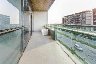 Fam Living - Walk - Urban Staycations Apartment