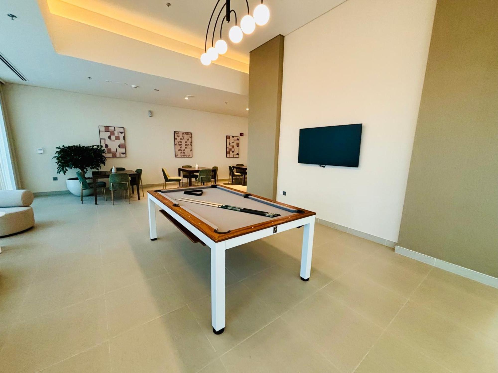 Tower - Downtown Dream, Ocean View, Opposite Mall *