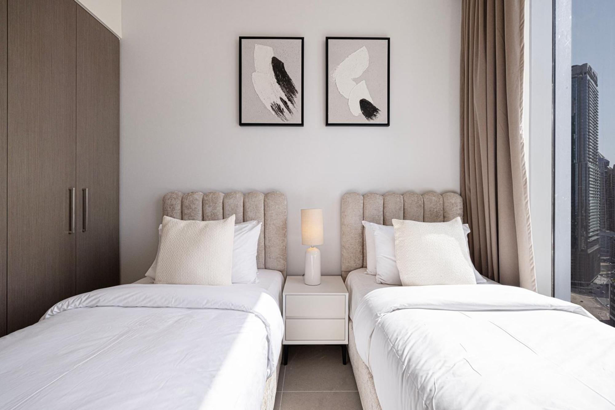 Apartment Tower - Downtown Dream, Ocean View, Opposite Mall *