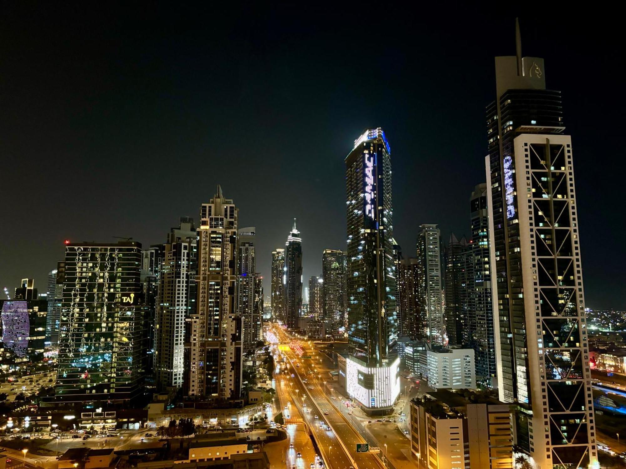 Tower - Downtown Dream, Ocean View, Opposite Mall Apartment Dubai