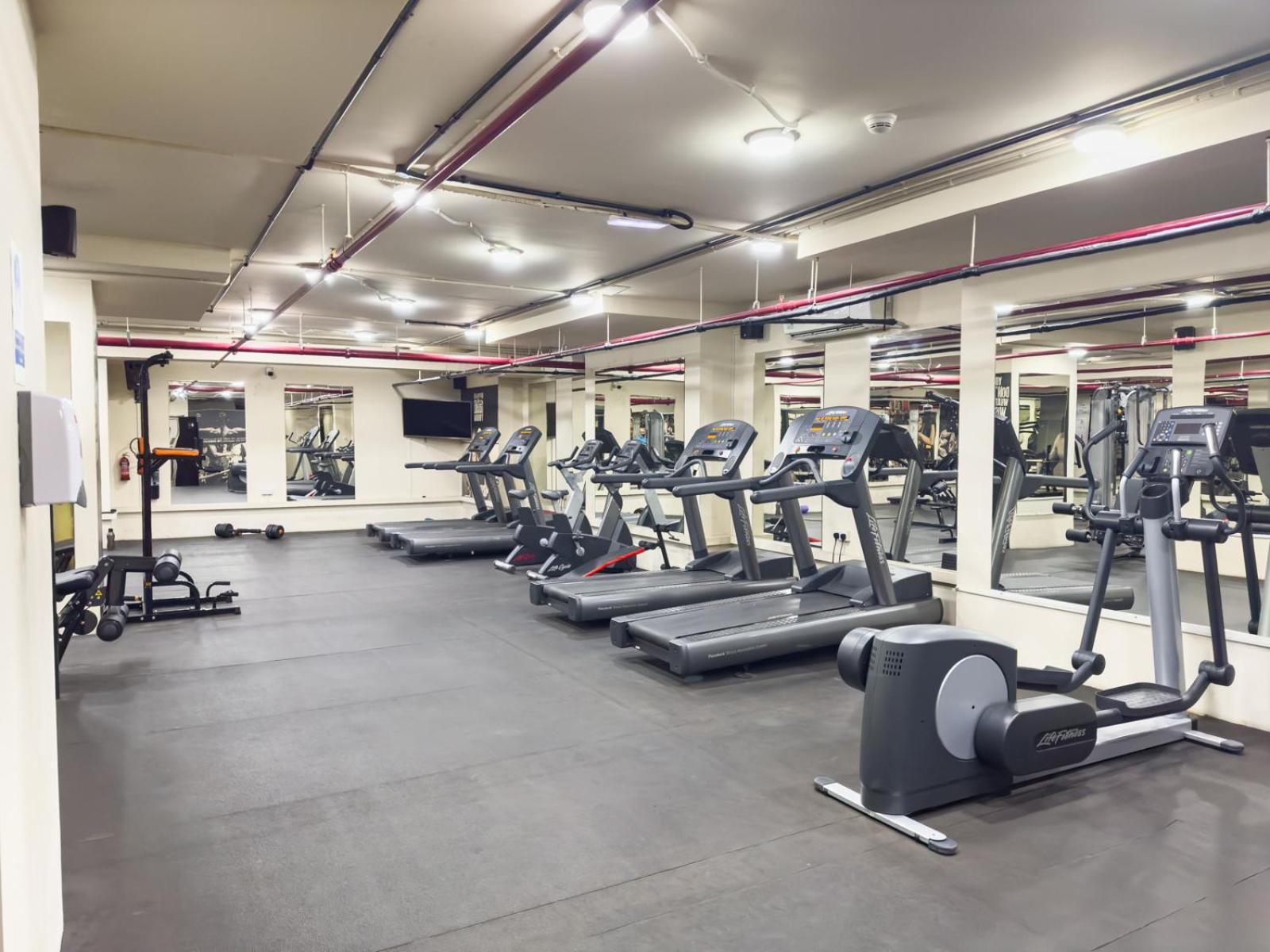 Apartment Escape 24 Homes - Bay Square - Business Bay Dubai