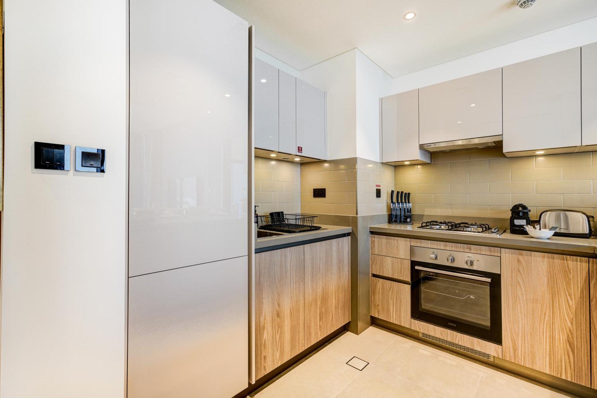 Apartment Trophy - Waves Grande Regent Urban Sanctuary Dubai