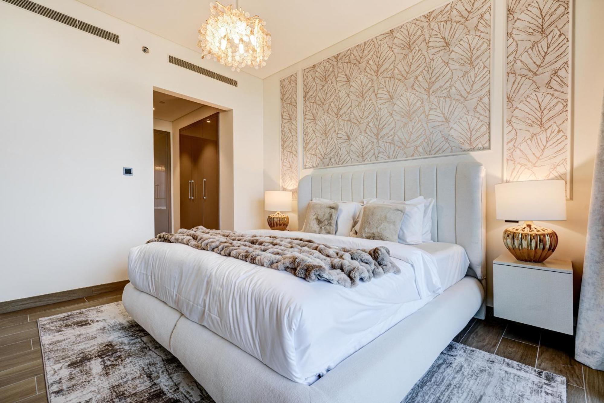 Trophy - Waves Grande Regent Urban Sanctuary Apartment Dubai