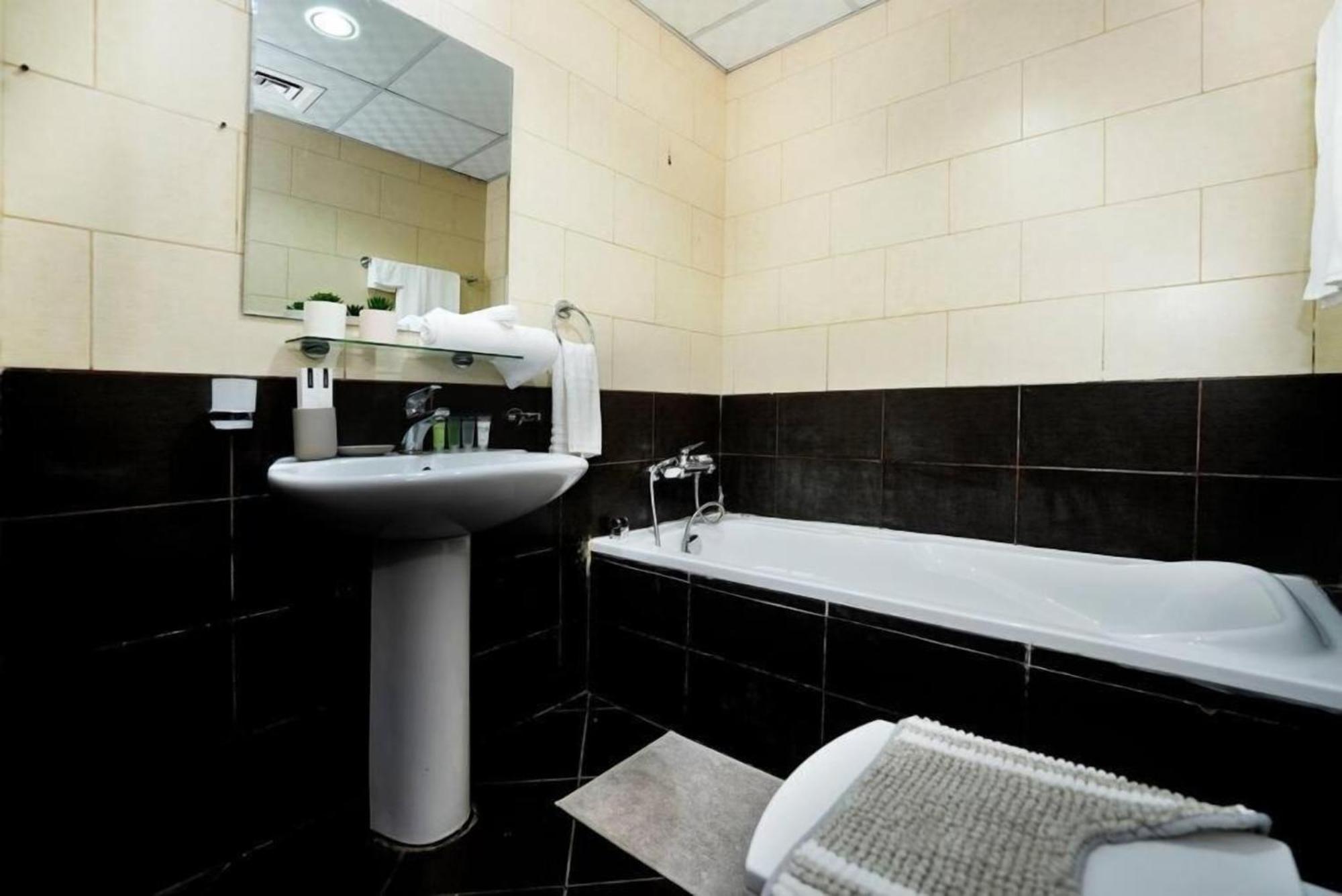 Brown Stone Homes Frankfurt Apartment