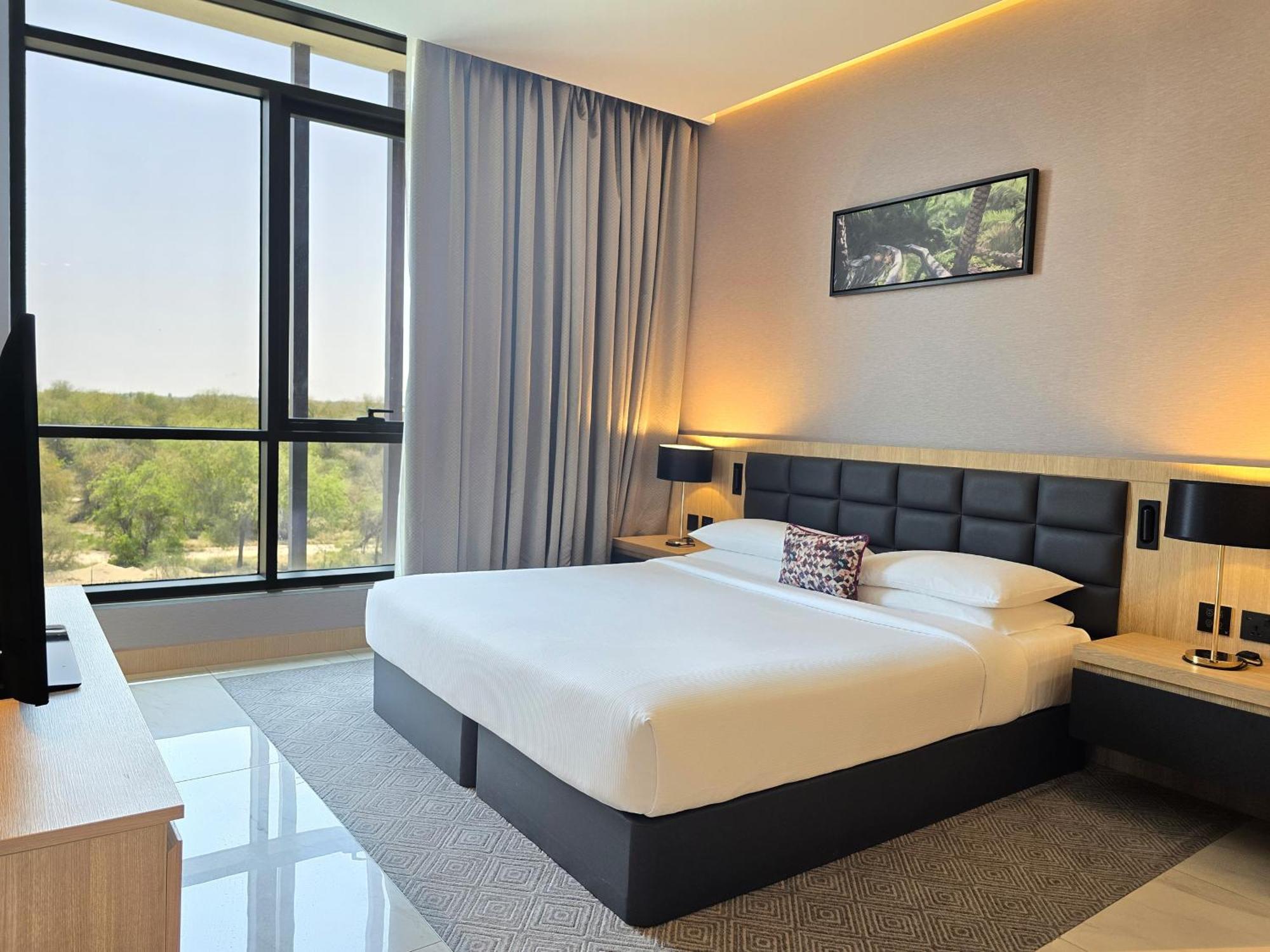 Millennium Place Mirdif 4*