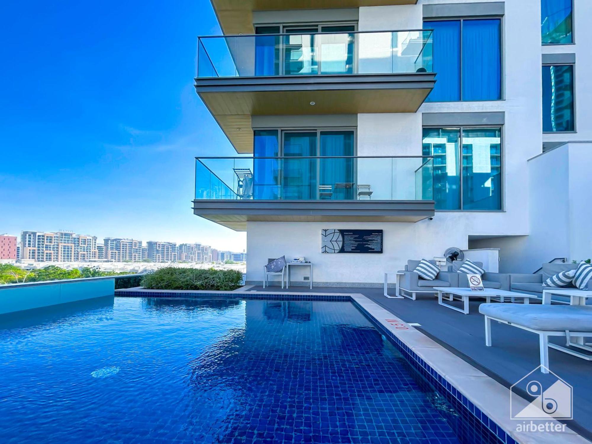 Apartment Stunning & New 1b With Balcony & View