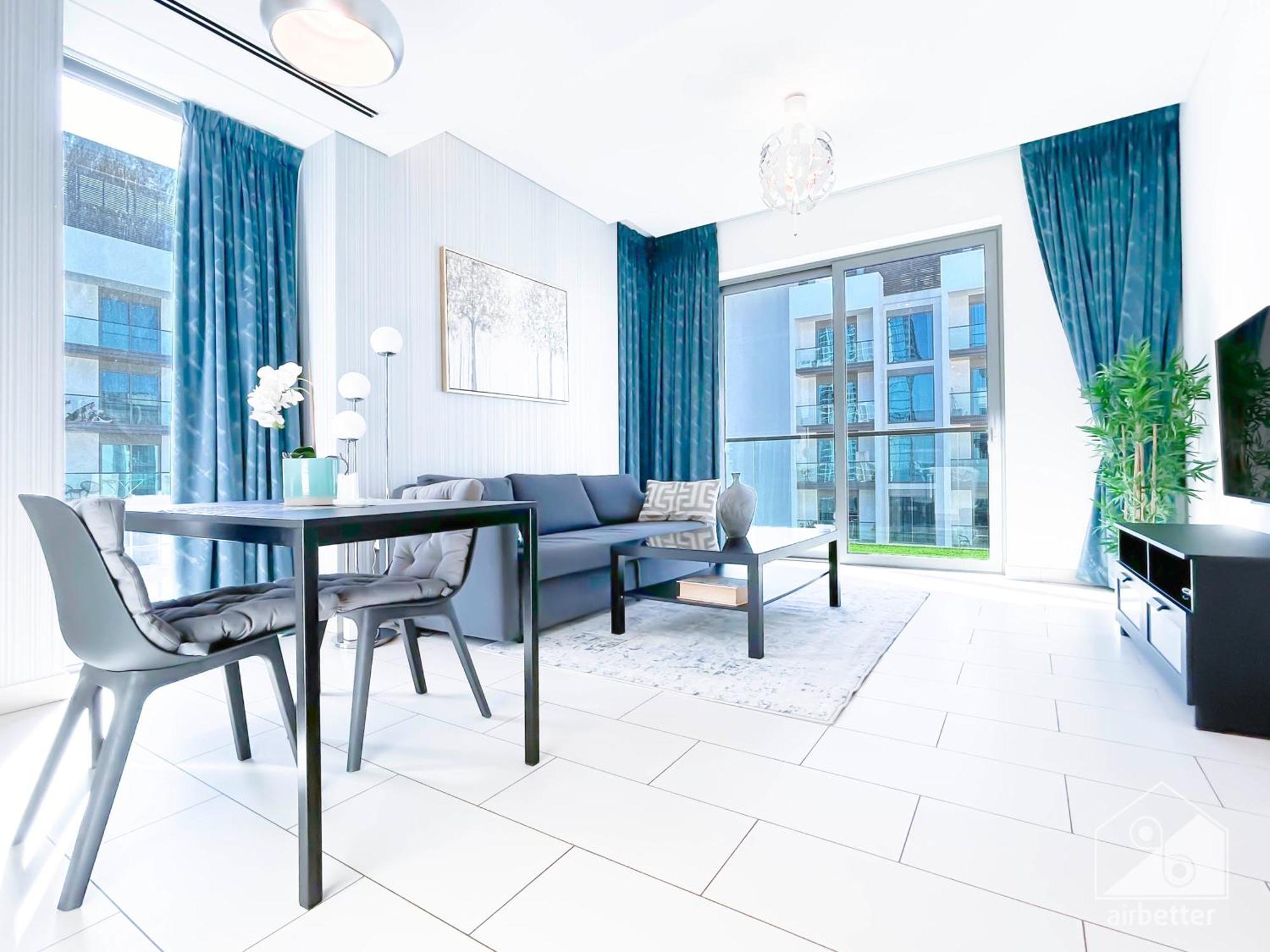 Stunning & New 1b With Balcony & View *