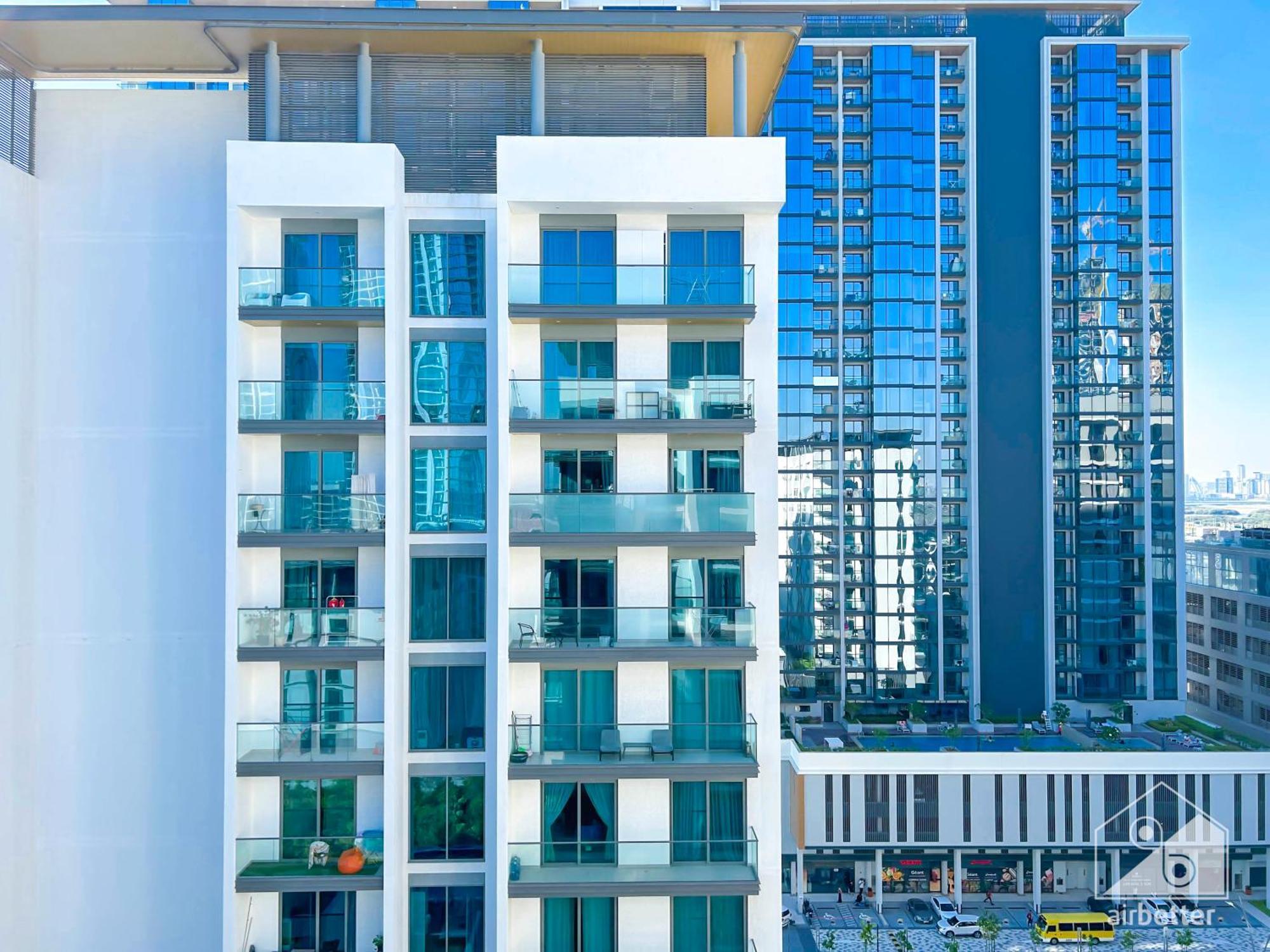 Stunning & New 1b With Balcony & View Apartment Dubai