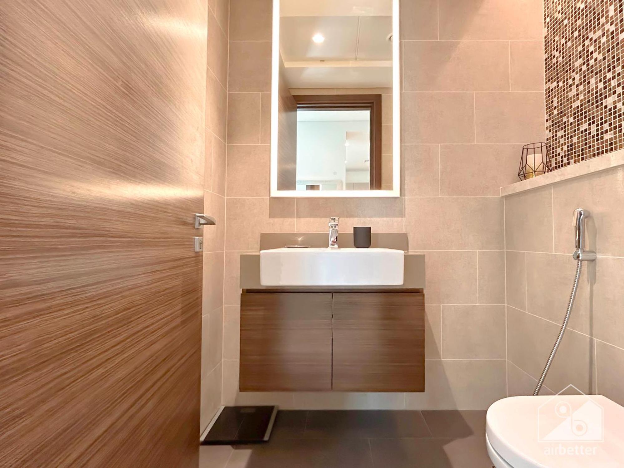Stunning & New 1b With Balcony & View * Dubai