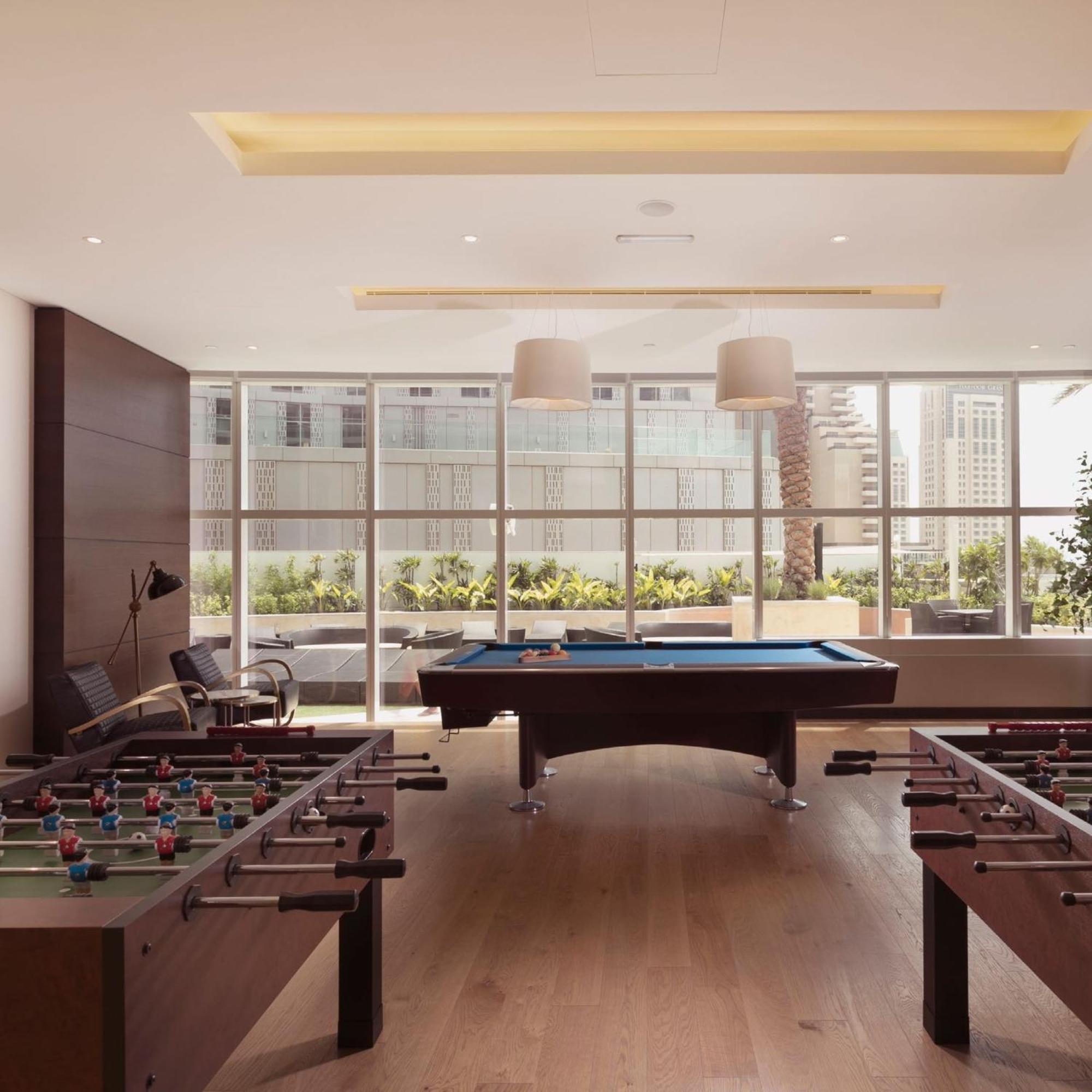 Luxe Sea View High Floor 1 Bedroom In Marina By Maxx Value Homes