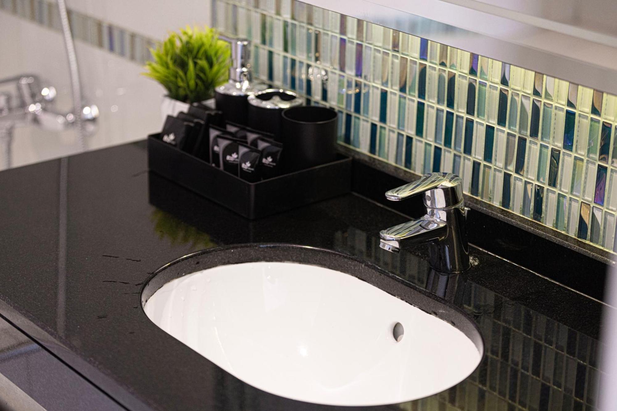 Luxe Sea View High Floor 1 Bedroom In Marina By Maxx Value Homes Apartment