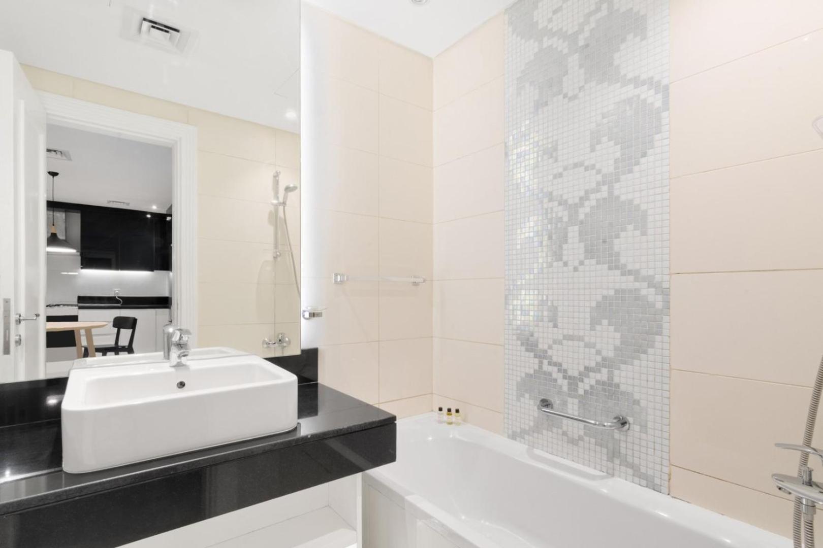 Guestready - Minimalist Modern In Business Bay * Dubai