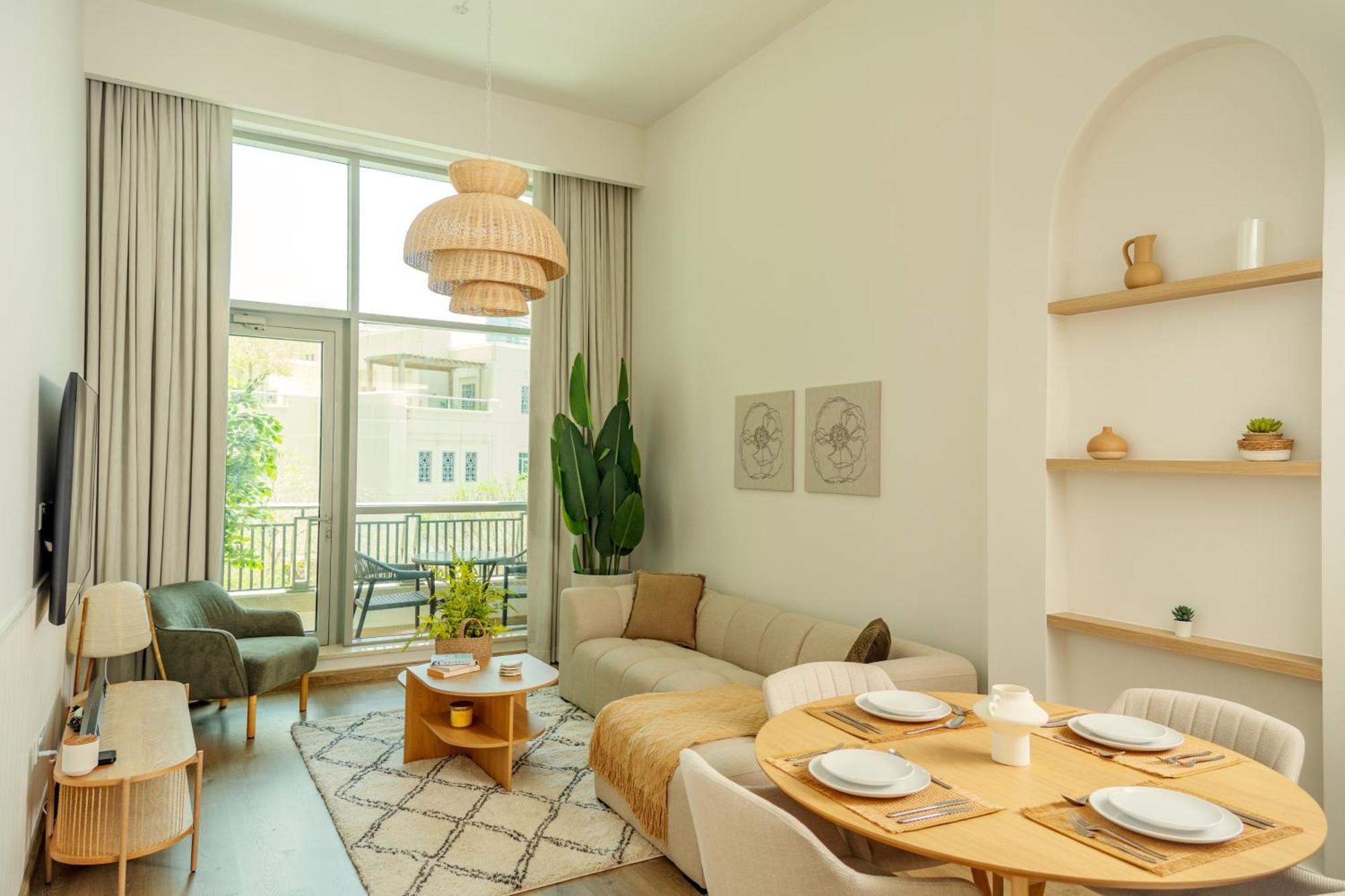 Downtown Oasis Luxury One-bed In Downtown Apartment