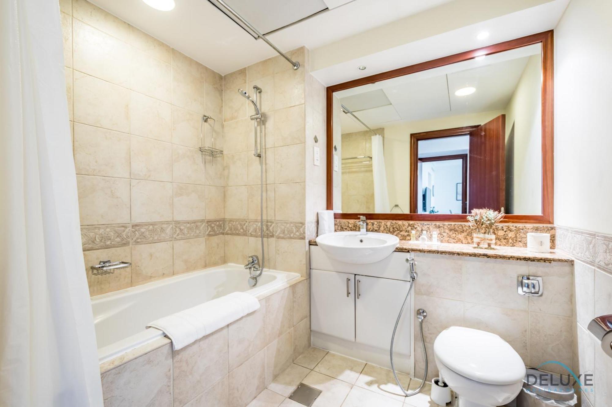 Spacious 2br At Murjan Emaar Six Towers Marina By Deluxe Homes Dubai