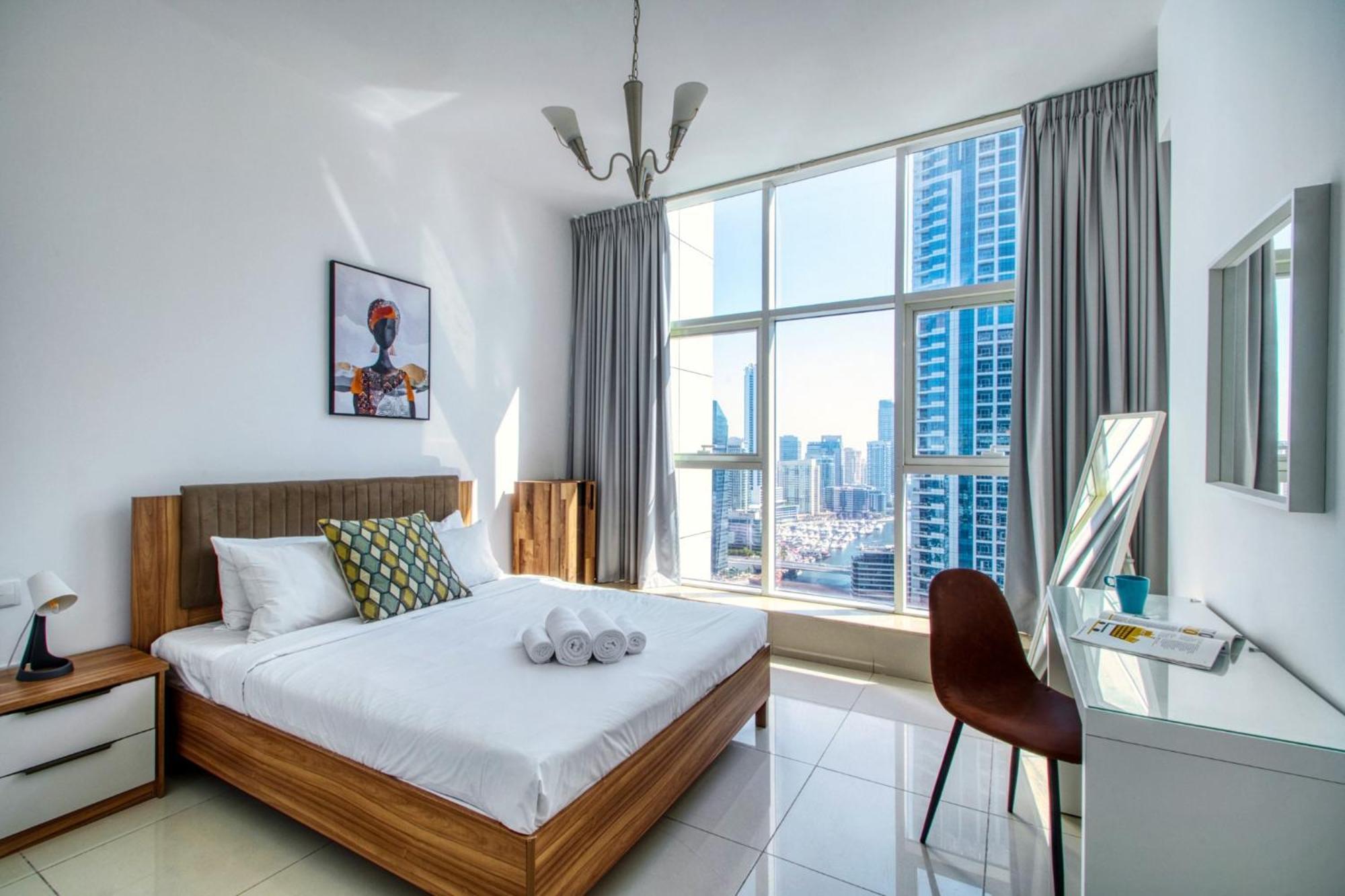 Iconic 2br With Marina Views Dubai