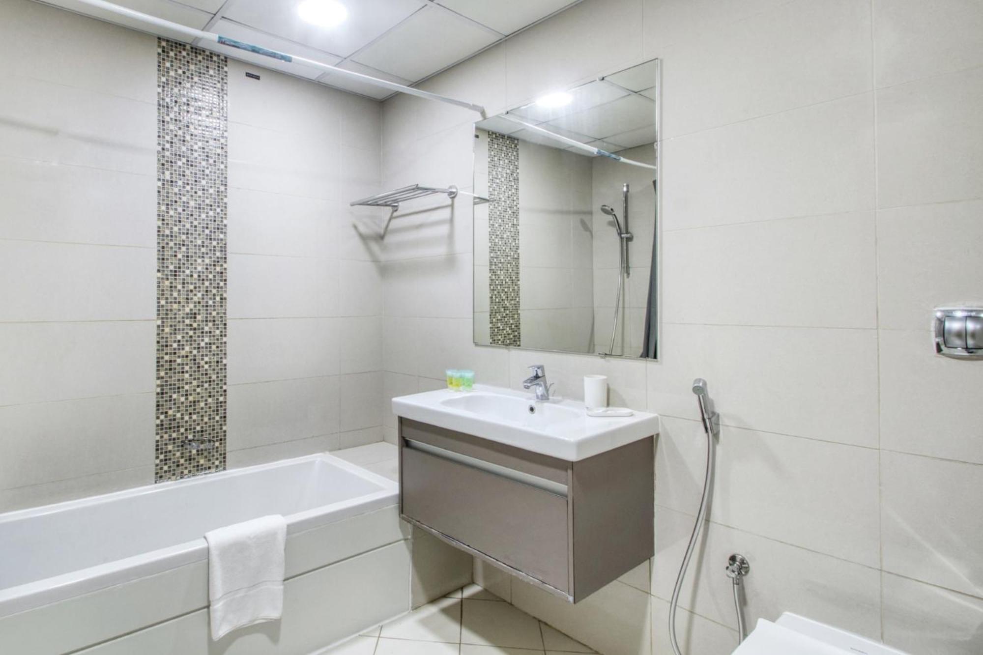 Iconic 2br With Marina Views Dubai