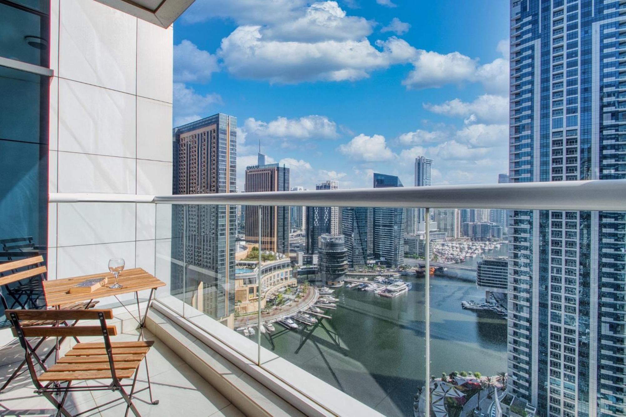 Iconic 2br With Marina Views Apartment