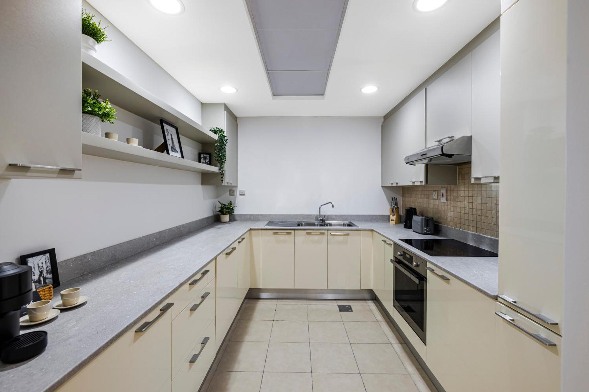 Apartment 1br Study Bay Square View Business Bay Dubai