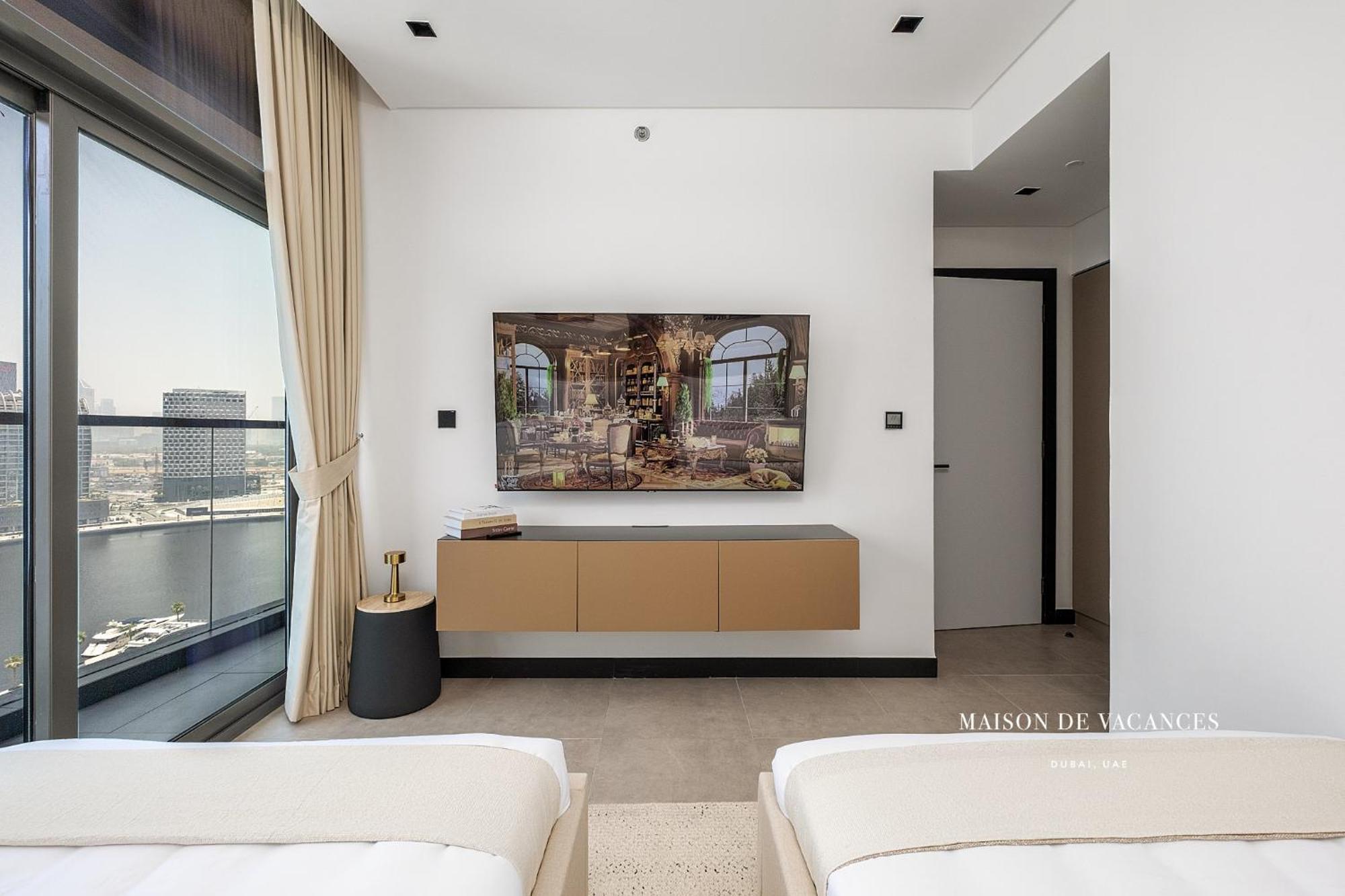 Luxurious 2br With Waterfront And Burj Khalifa View *