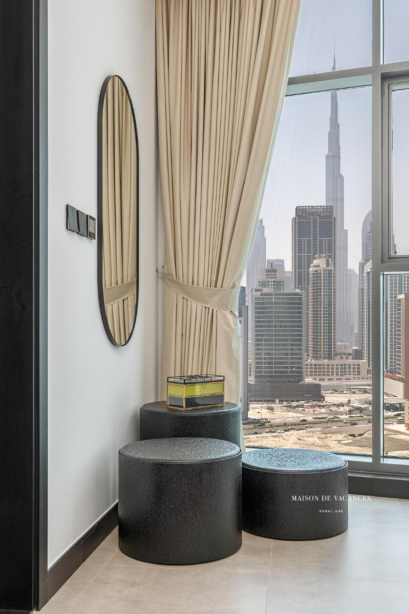 Luxurious 2br With Waterfront And Burj Khalifa View Dubai