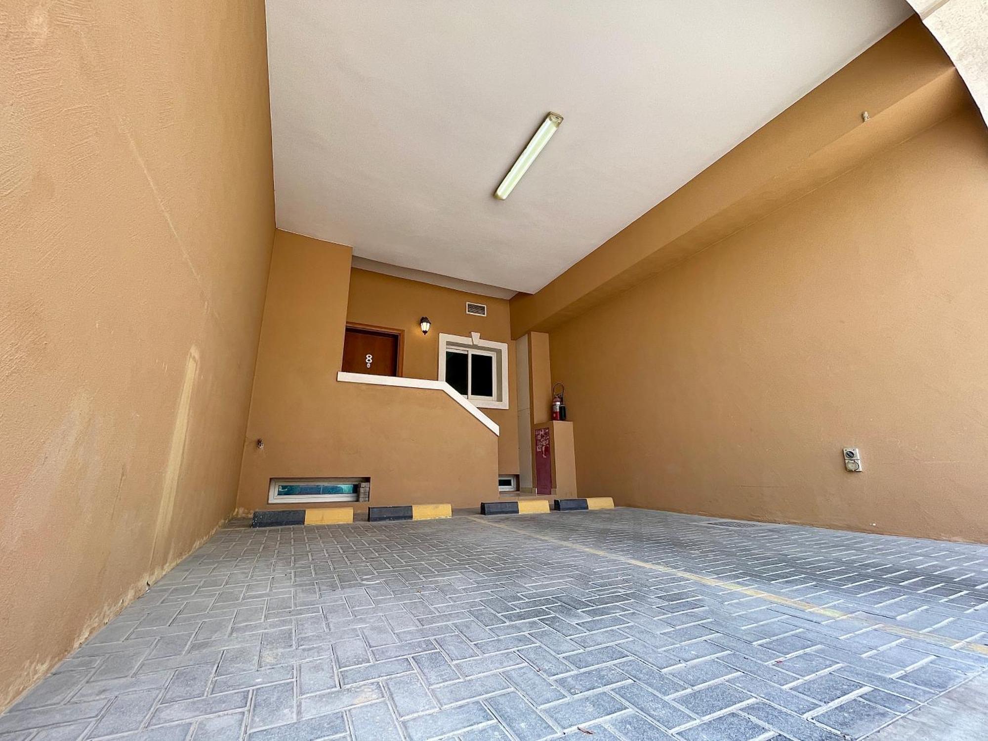 Villa Townhouse With Live-in Maids Dubai