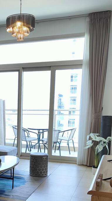 1 Bed - Azizi Daisy - Furjan Holiday home Dubai